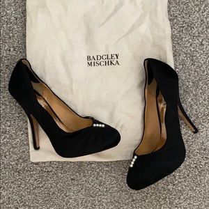 Badgley Mischka Black Satin Heels Size 8.5